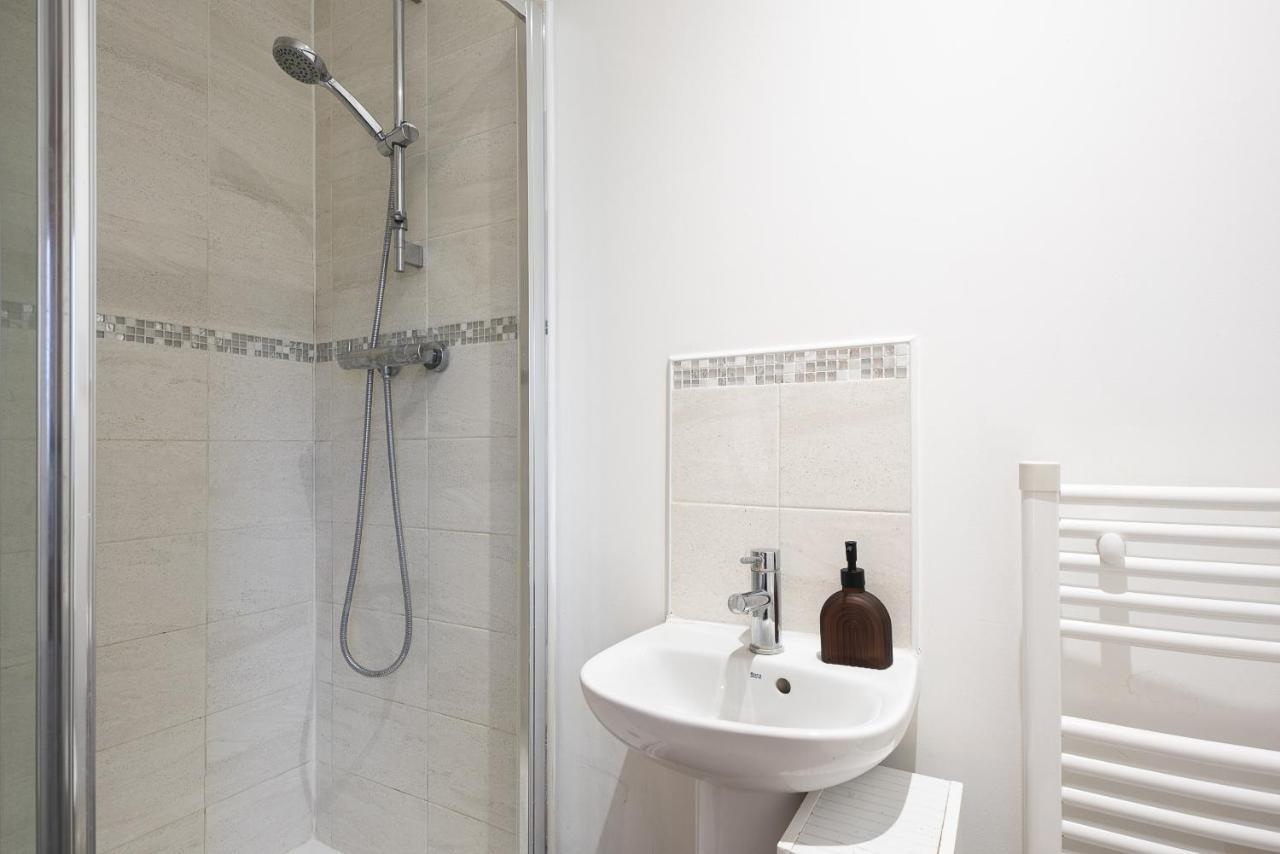 Inaras Place Aylesbury  Ngoại thất bức ảnh